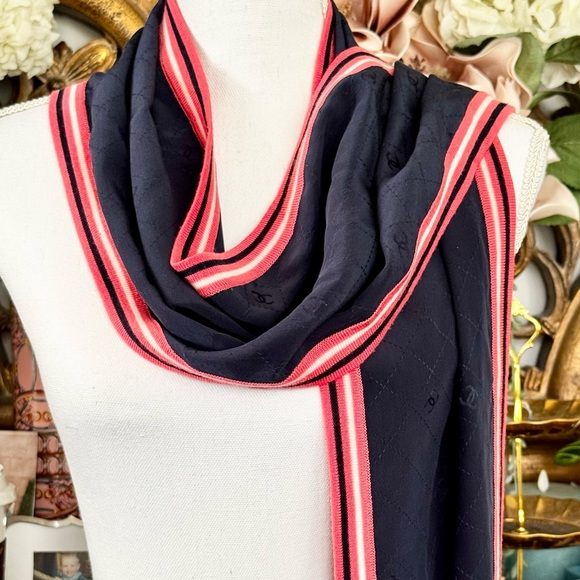 Chanel Silk & Wool Scarf Navy & Pink - Picture 5 of 10